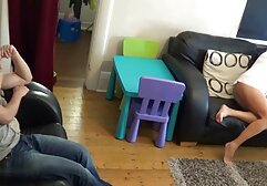 妻は彼のお尻に黒いコックを押し込み、夫に中出しを与える 女の子 安心 エロ 動画